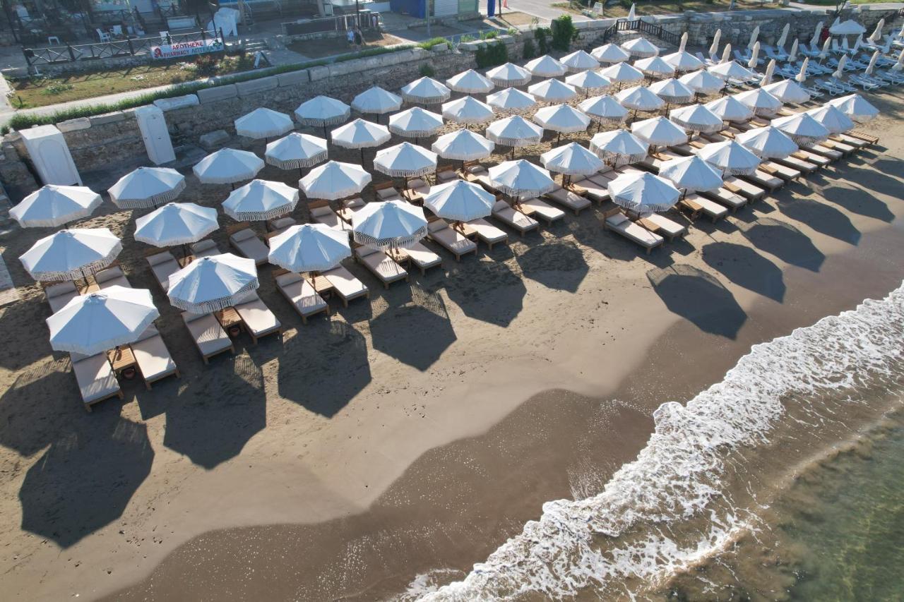 Kalia Beach Hotel Side Exterior photo
