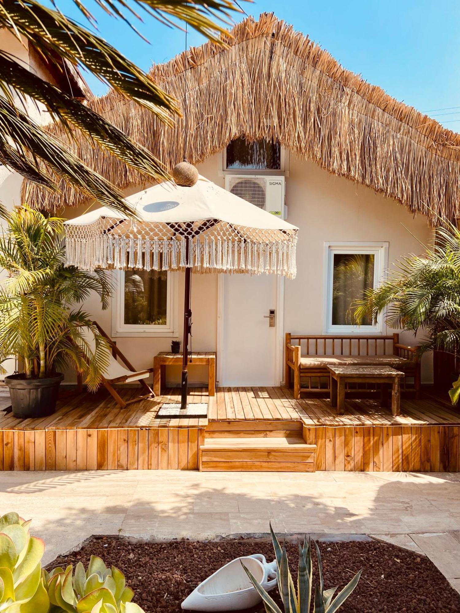 Kalia Beach Hotel Side Exterior photo