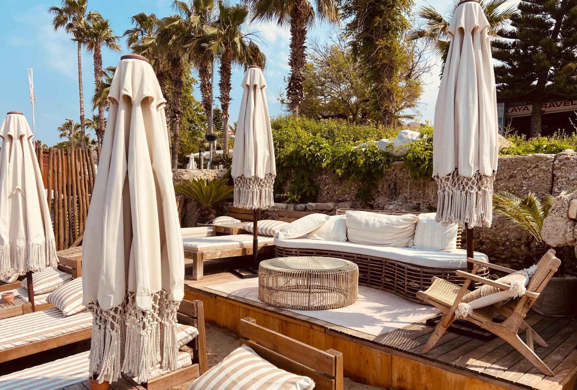 Kalia Beach Hotel Side Exterior photo