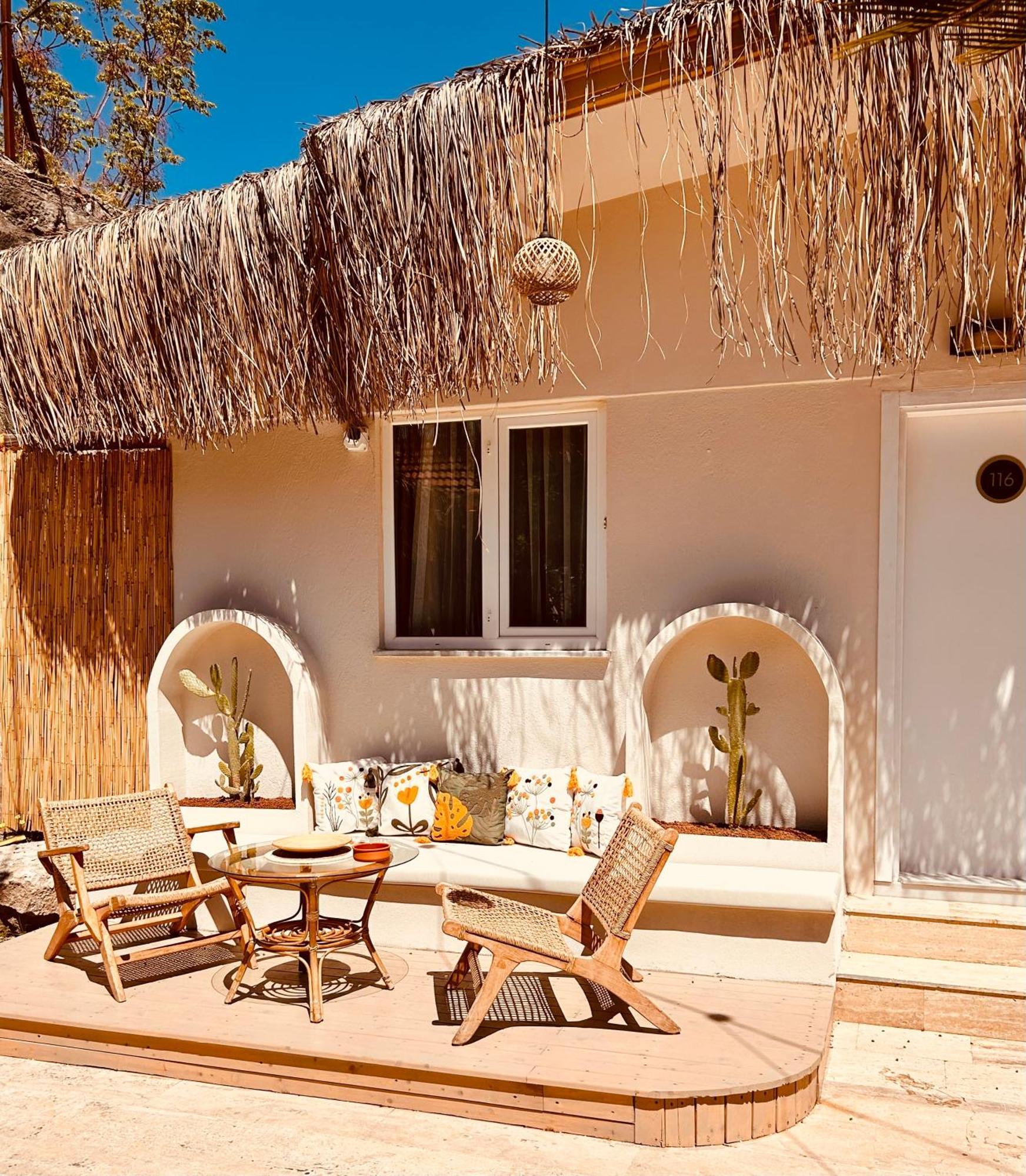 Kalia Beach Hotel Side Exterior photo